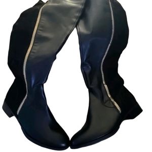 Stylish BlackSuede Boots